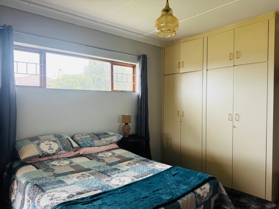 3 Bedroom Property for Sale in Wavecrest Eastern Cape